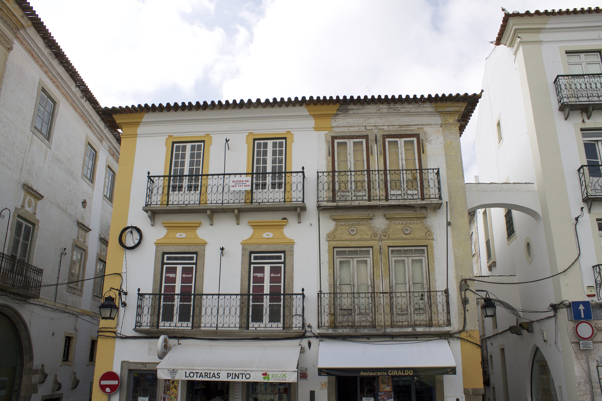 Évora